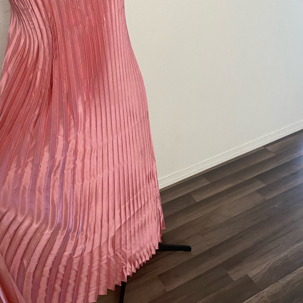 Chic Pink Pleated Dress size L - Picture 4 of 9